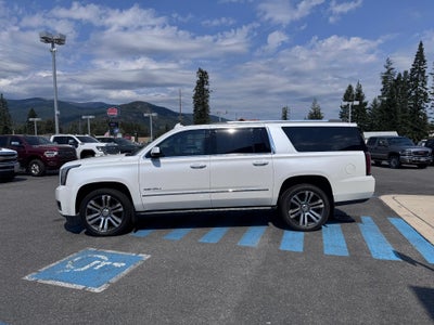 2019 GMC Yukon XL DENALI / 6.2 LITER V8 / NAVIGATION / REAR SEAT DVD / SUNROOF / LOCAL TRADE