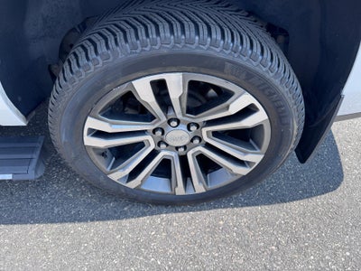 2019 GMC Yukon XL DENALI / 6.2 LITER V8 / NAVIGATION / REAR SEAT DVD / SUNROOF / LOCAL TRADE