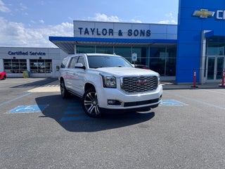 2019 GMC Yukon XL DENALI / 6.2 LITER V8 / NAVIGATION / REAR SEAT DVD / SUNROOF / LOCAL TRADE
