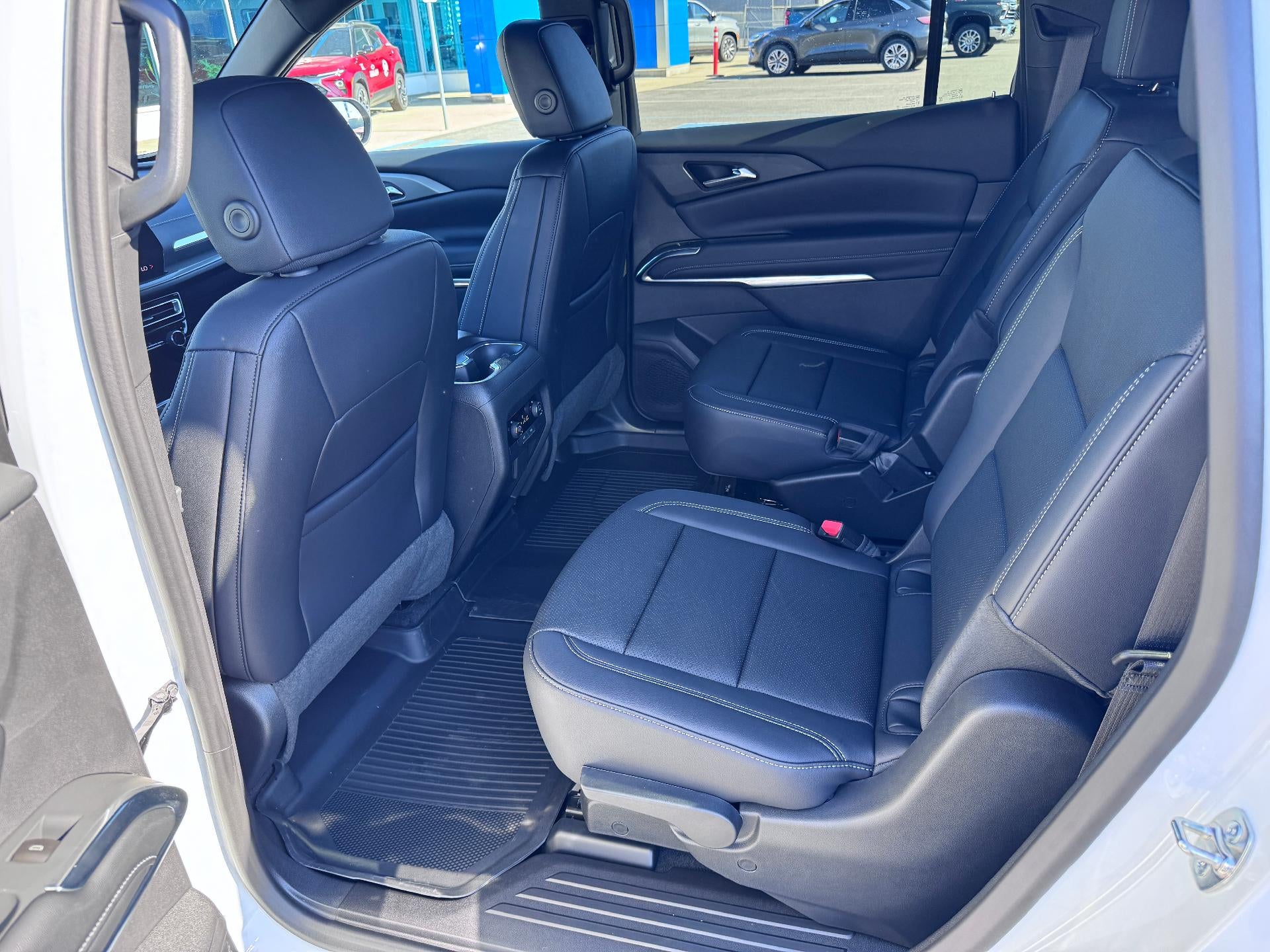 2026 Chevrolet Traverse LT / AWD / MIDNIGHT PCKG / LEATHER / SURROUND VISION / ADAPTIVE CRUISE