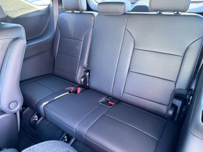 2026 Chevrolet Traverse LT / AWD / MIDNIGHT PCKG / LEATHER / SURROUND VISION / ADAPTIVE CRUISE