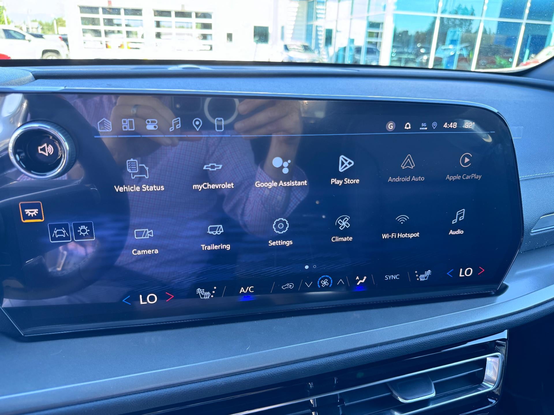2026 Chevrolet Traverse LT / AWD / MIDNIGHT PCKG / LEATHER / SURROUND VISION / ADAPTIVE CRUISE