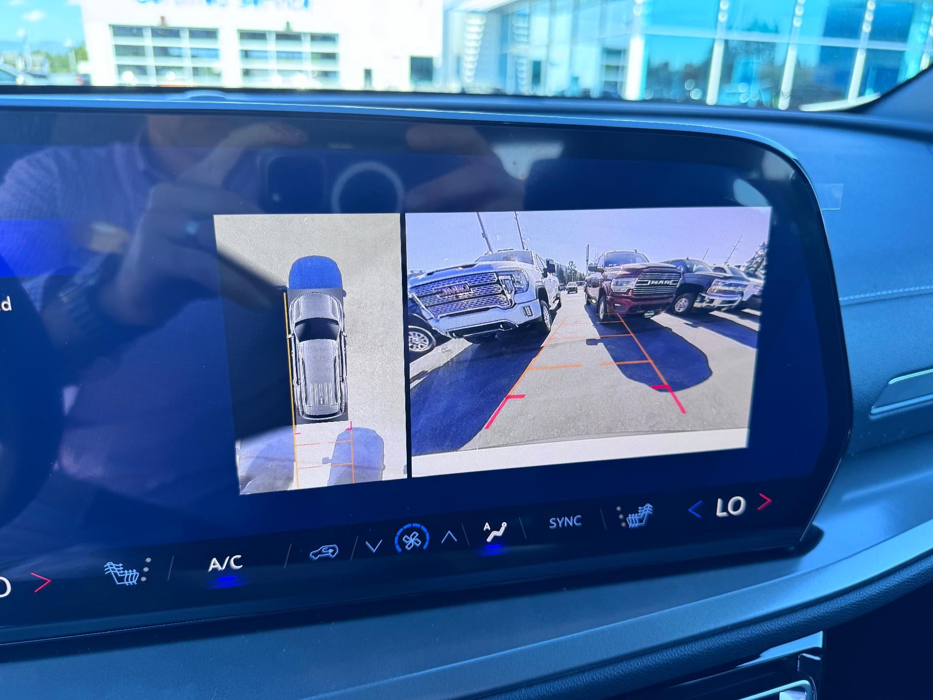 2026 Chevrolet Traverse LT / AWD / MIDNIGHT PCKG / LEATHER / SURROUND VISION / ADAPTIVE CRUISE