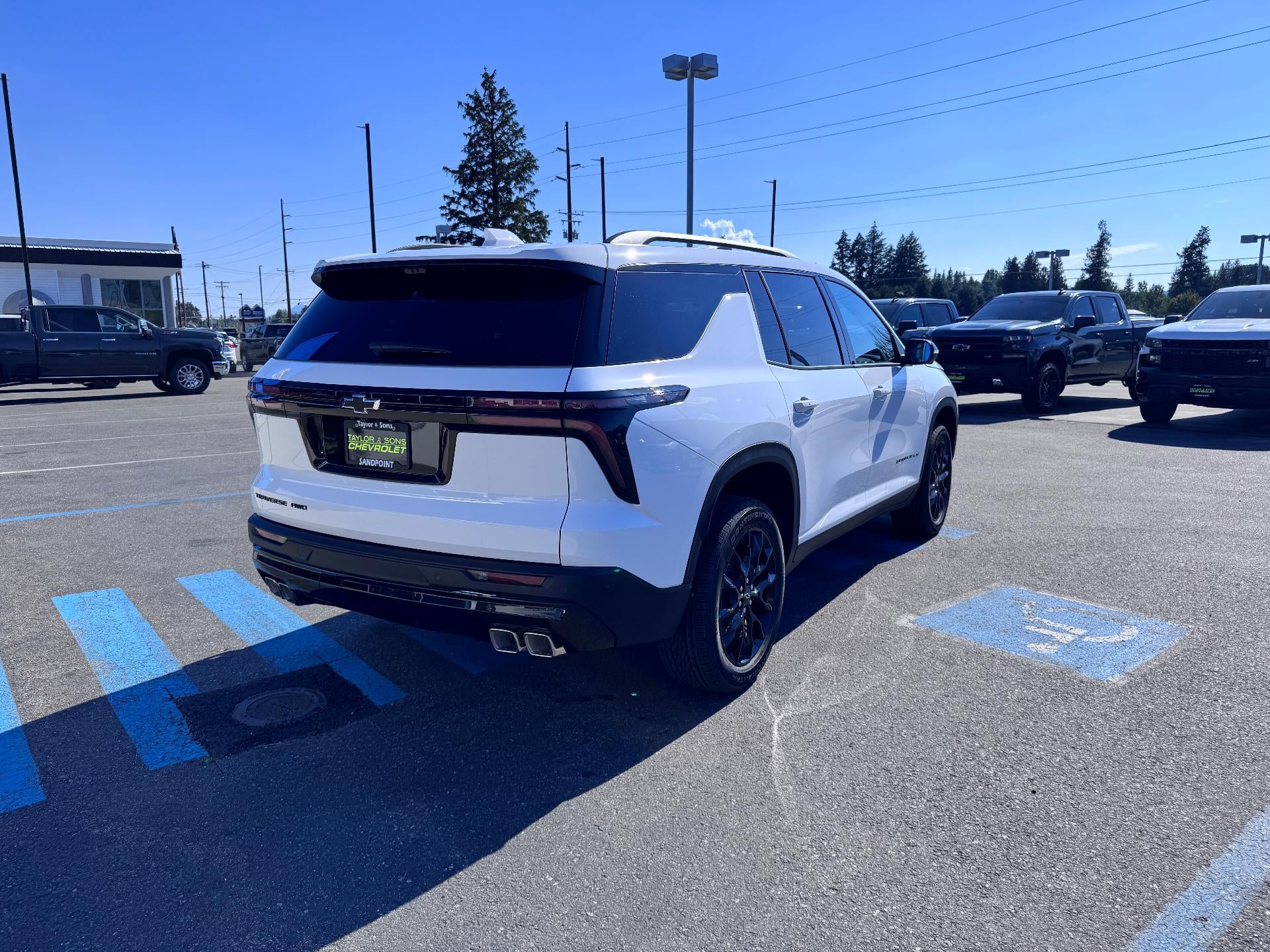 2026 Chevrolet Traverse LT / AWD / MIDNIGHT PCKG / LEATHER / SURROUND VISION / ADAPTIVE CRUISE