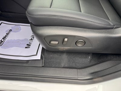 2026 Chevrolet Traverse LT / AWD / PANO SUNROOF / SURROUND VISION / ADAPTIVE CRUISE / LEATHER