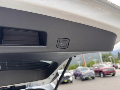 2026 Chevrolet Traverse LT / AWD / PANO SUNROOF / SURROUND VISION / ADAPTIVE CRUISE / LEATHER
