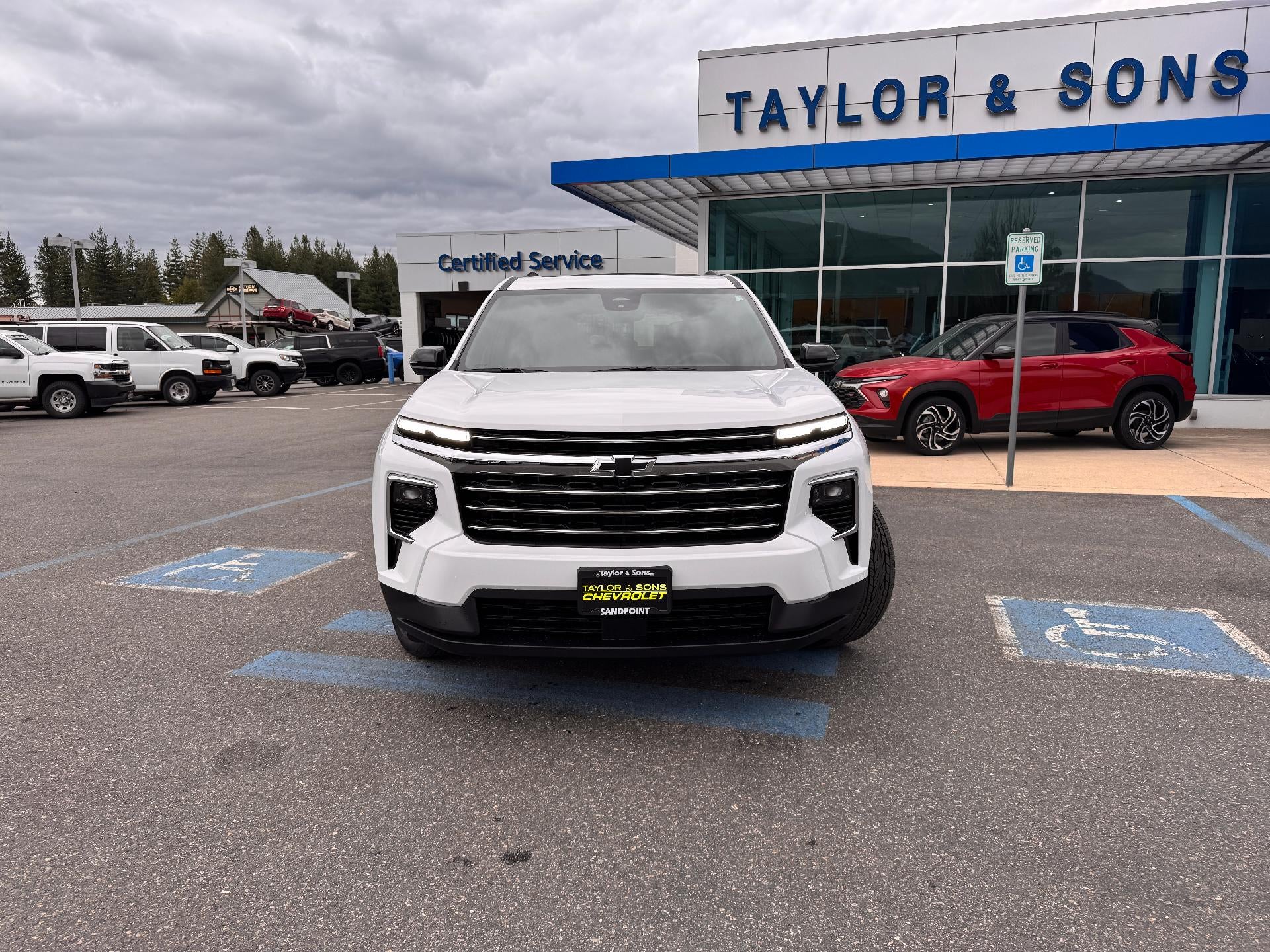 2026 Chevrolet Traverse LT / AWD / PANO SUNROOF / SURROUND VISION / ADAPTIVE CRUISE / LEATHER