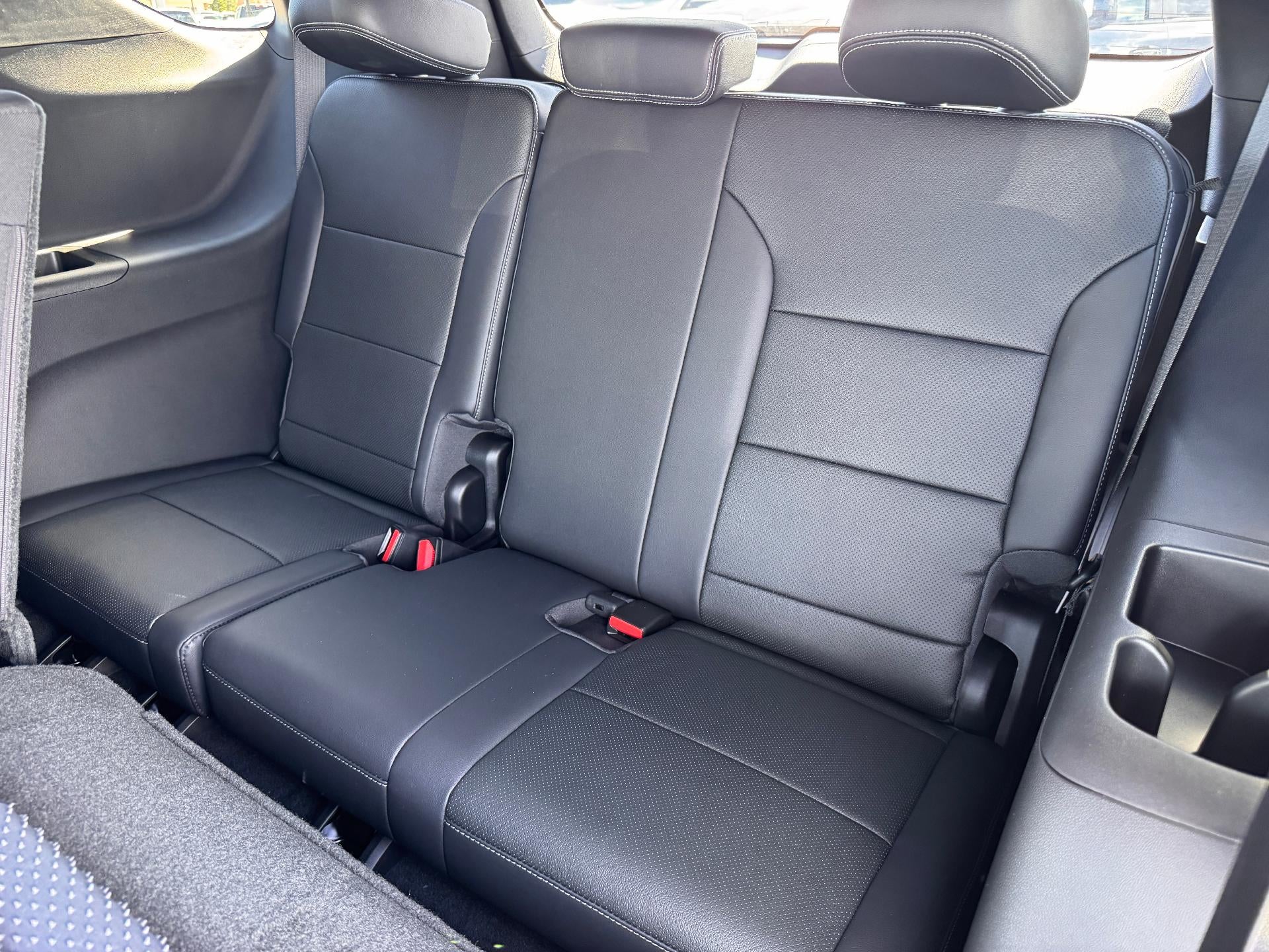 2026 Chevrolet Traverse LT / AWD / LEATHER / 8 PASSENGER / ADAPTIVE CRUISE / SURROUND VISION
