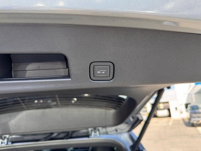 2026 Chevrolet Traverse LT / AWD / LEATHER / 8 PASSENGER / ADAPTIVE CRUISE / SURROUND VISION