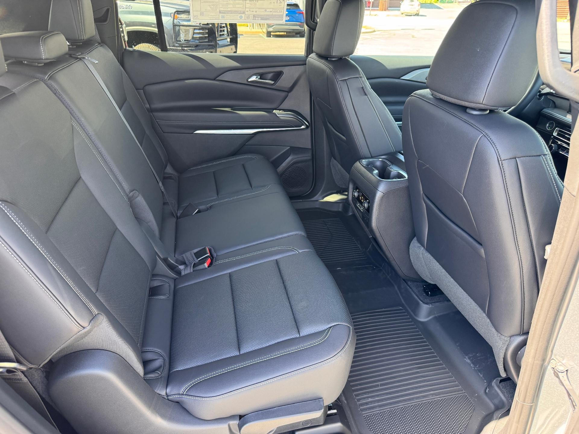 2026 Chevrolet Traverse LT / AWD / LEATHER / 8 PASSENGER / ADAPTIVE CRUISE / SURROUND VISION
