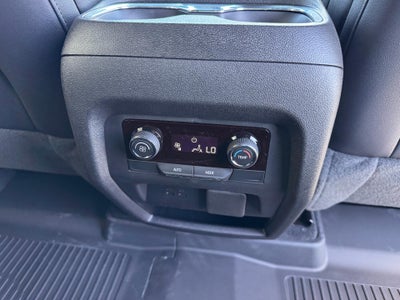 2026 Chevrolet Traverse LT / AWD / LEATHER / 8 PASSENGER / ADAPTIVE CRUISE / SURROUND VISION