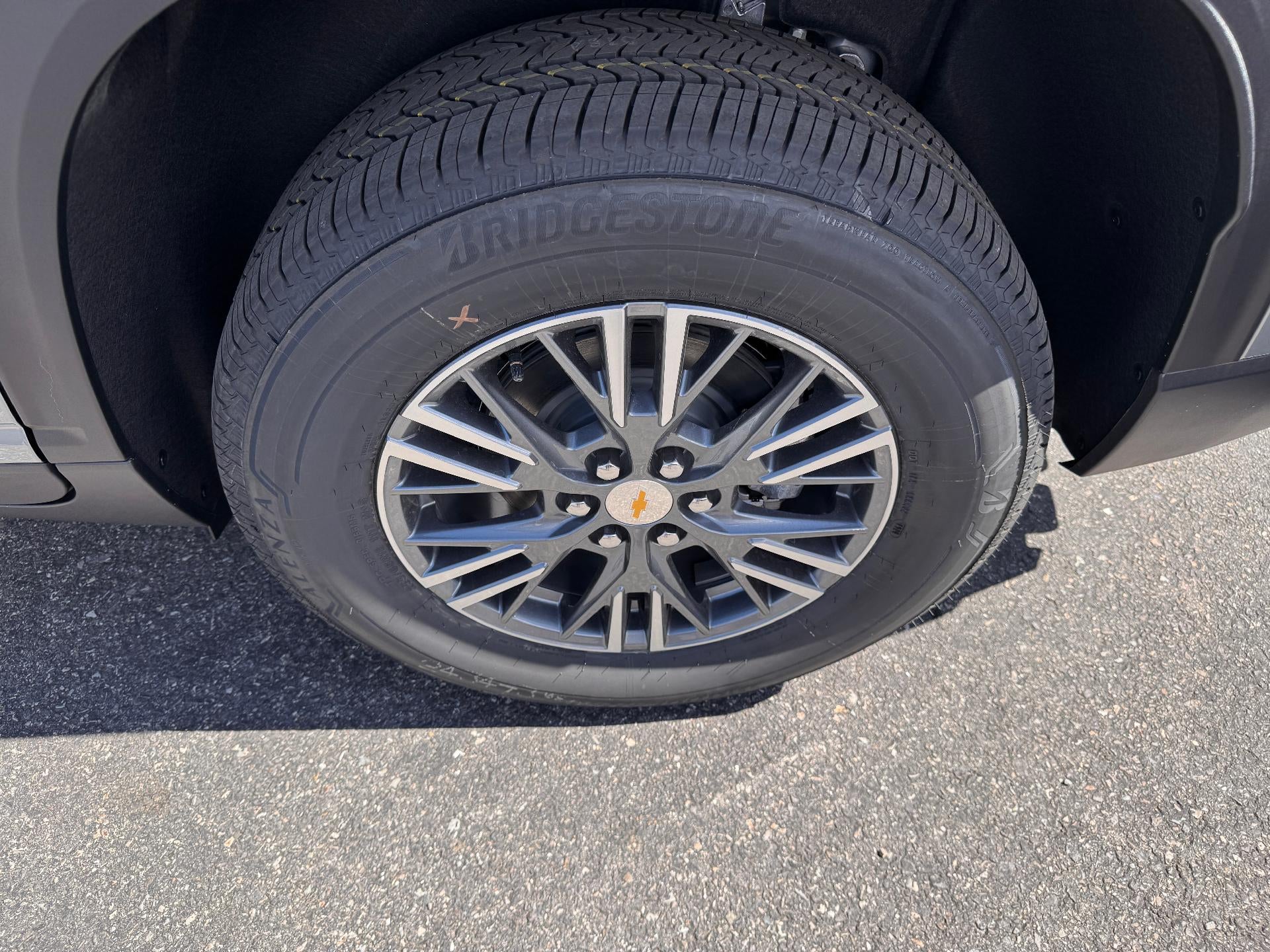 2026 Chevrolet Traverse LT / AWD / LEATHER / 8 PASSENGER / ADAPTIVE CRUISE / SURROUND VISION