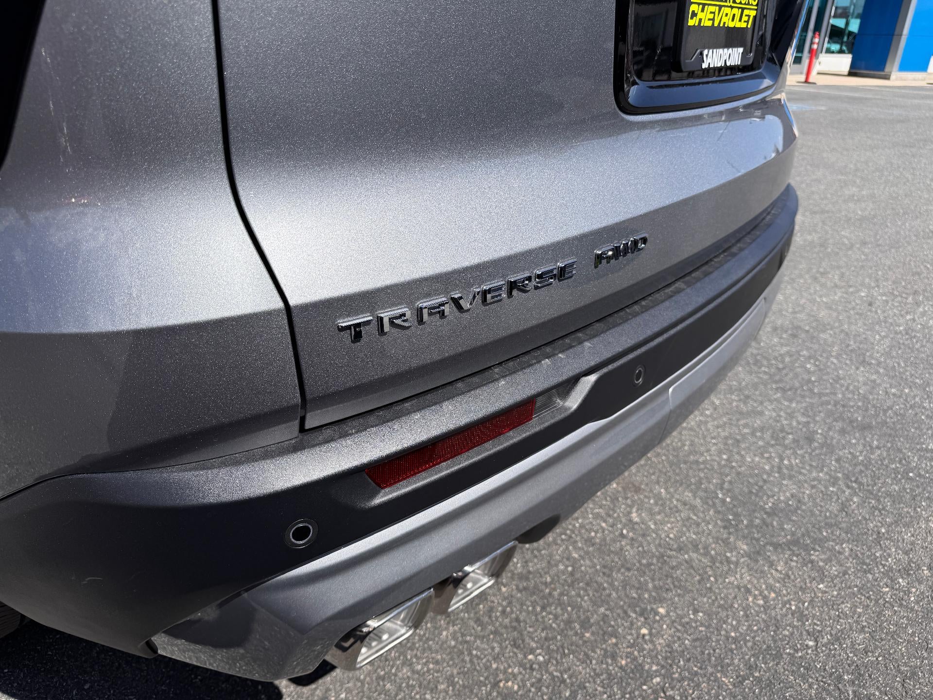 2026 Chevrolet Traverse LT / AWD / LEATHER / 8 PASSENGER / ADAPTIVE CRUISE / SURROUND VISION