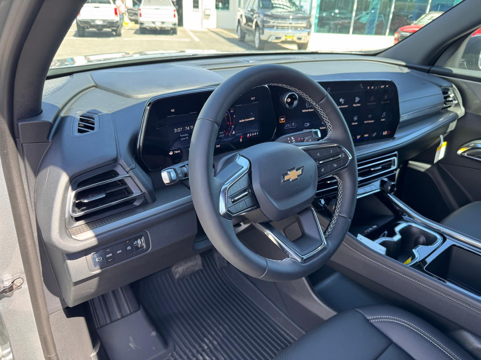 2026 Chevrolet Traverse LT / AWD / LEATHER / 8 PASSENGER / ADAPTIVE CRUISE / SURROUND VISION