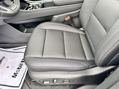 2026 Chevrolet Traverse LT / AWD / MIDNIGHT PCKG / SURROUND VISION / ADAPTIVE CRUISE