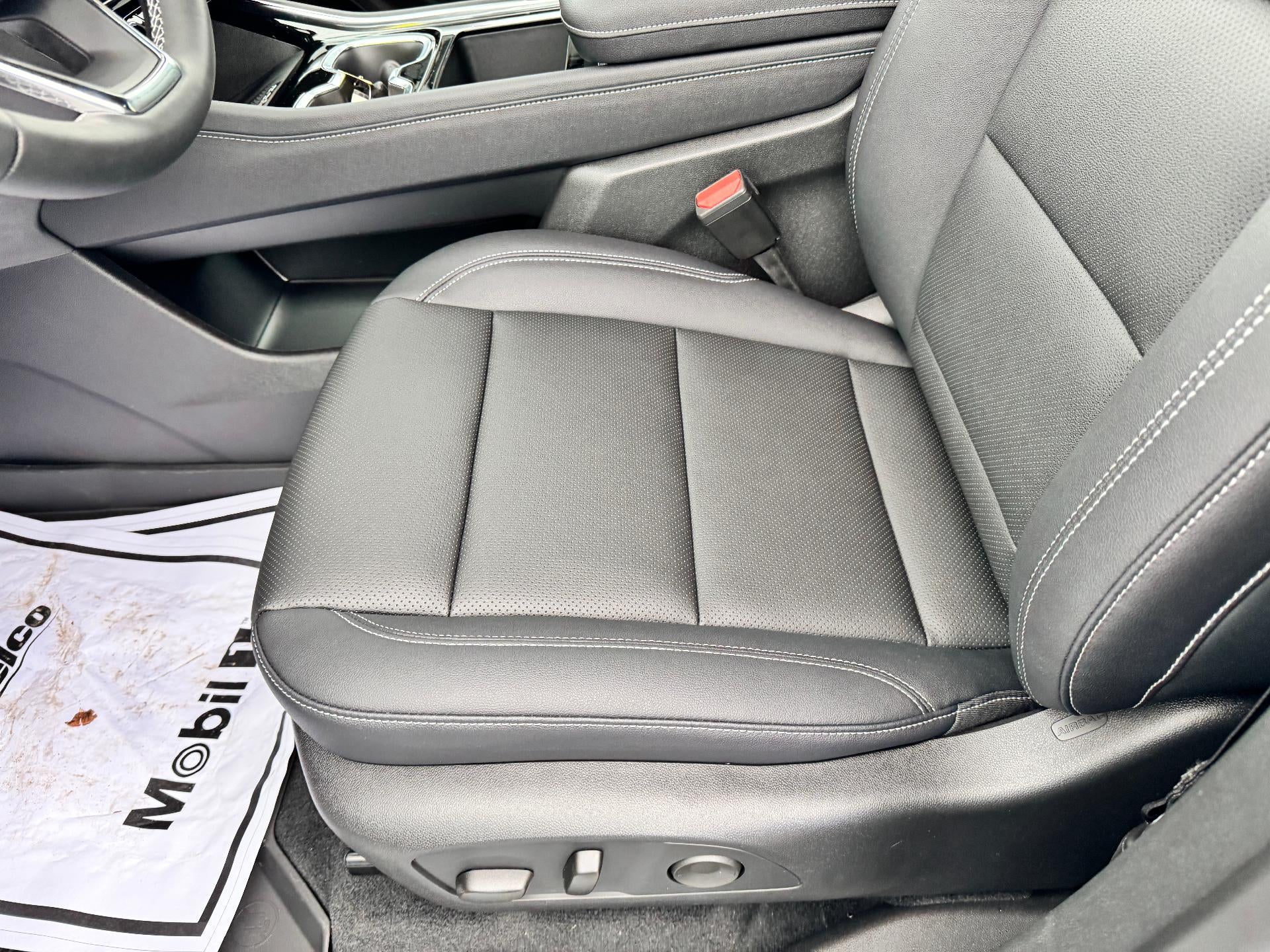 2026 Chevrolet Traverse LT / AWD / MIDNIGHT PCKG / SURROUND VISION / ADAPTIVE CRUISE