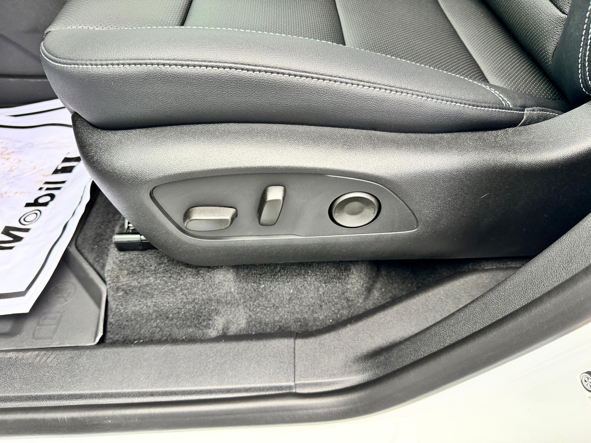 2026 Chevrolet Traverse LT / AWD / MIDNIGHT PCKG / SURROUND VISION / ADAPTIVE CRUISE