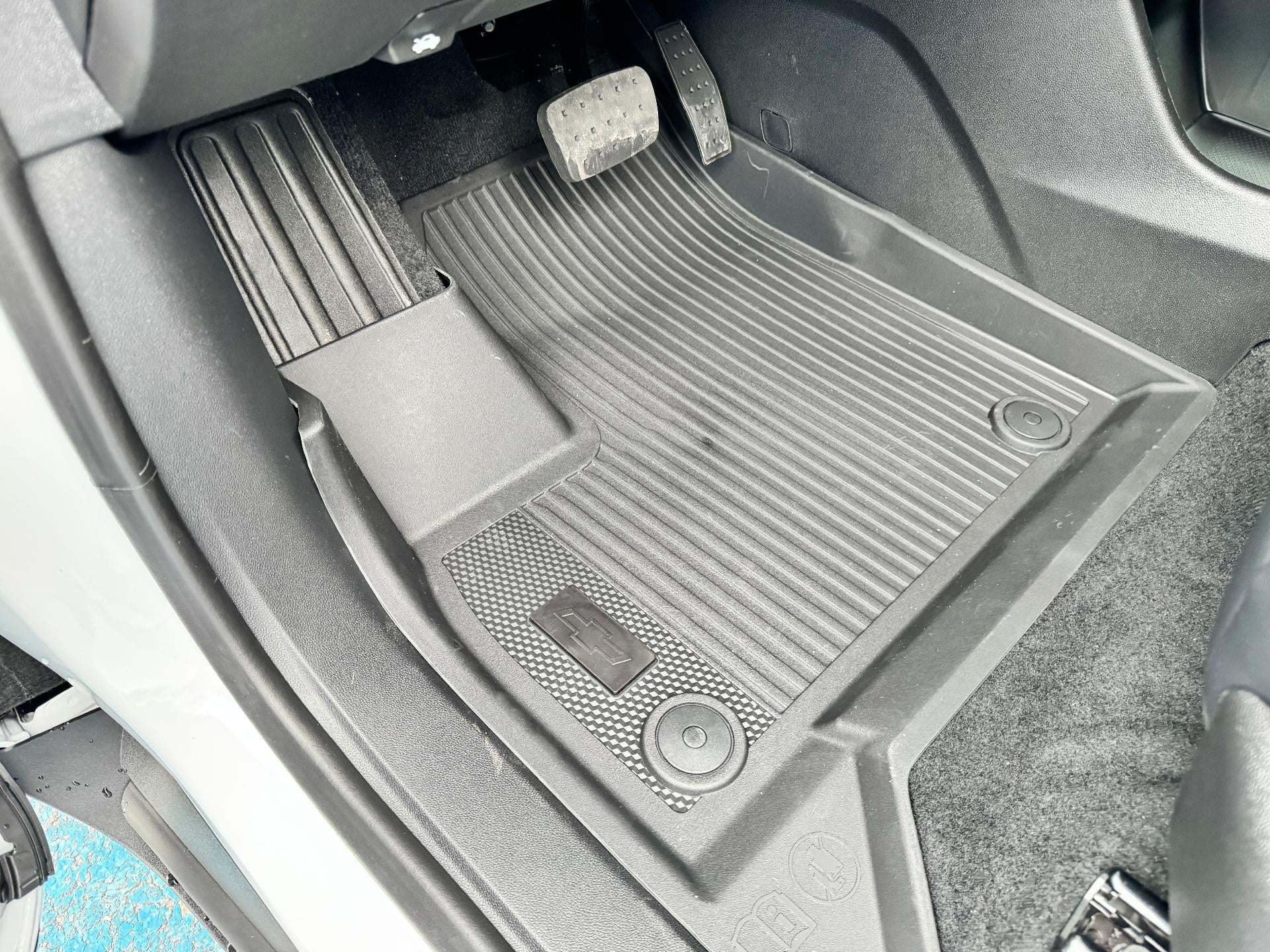 2026 Chevrolet Traverse LT / AWD / MIDNIGHT PCKG / SURROUND VISION / ADAPTIVE CRUISE