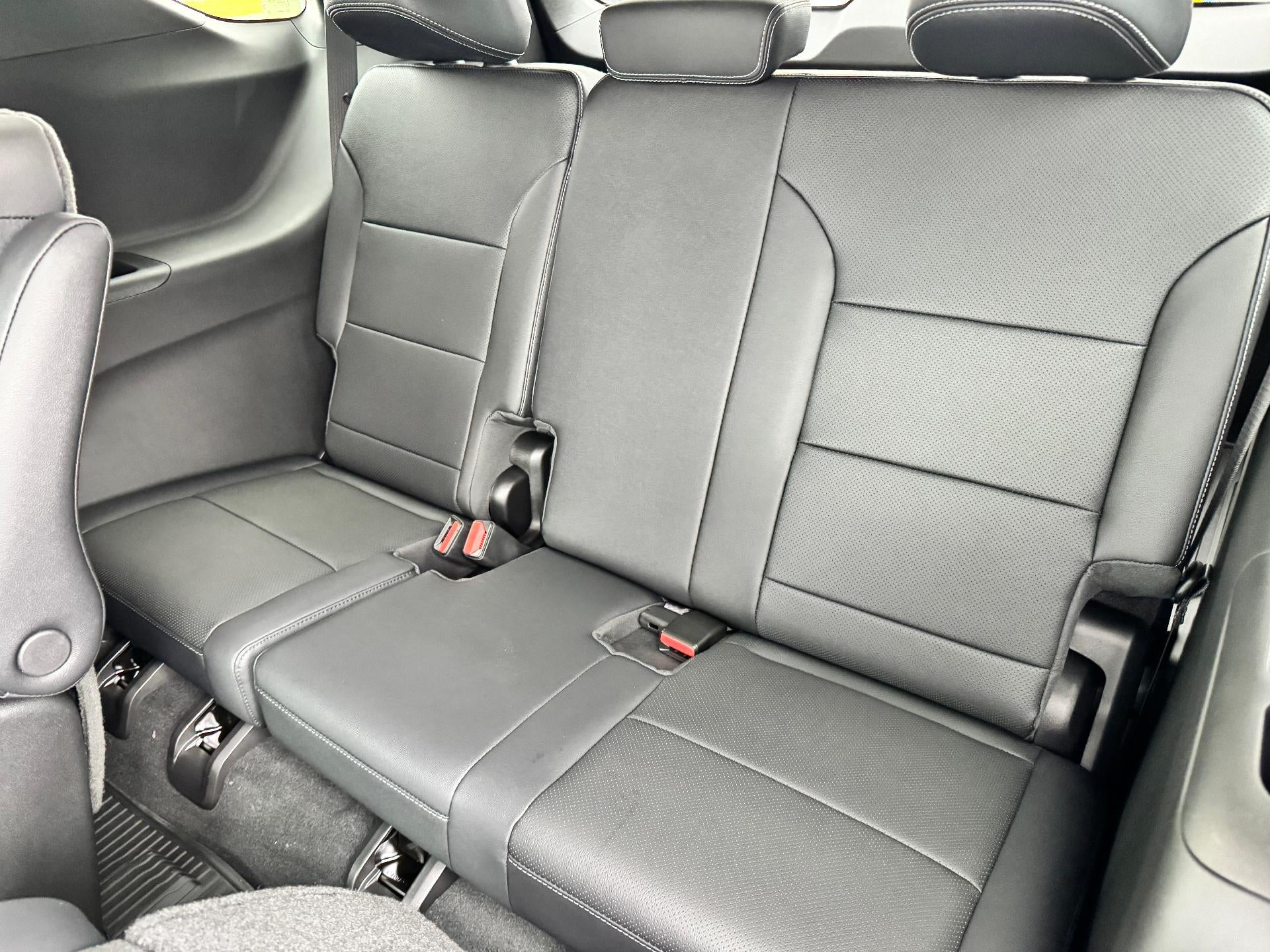 2026 Chevrolet Traverse LT / AWD / MIDNIGHT PCKG / SURROUND VISION / ADAPTIVE CRUISE