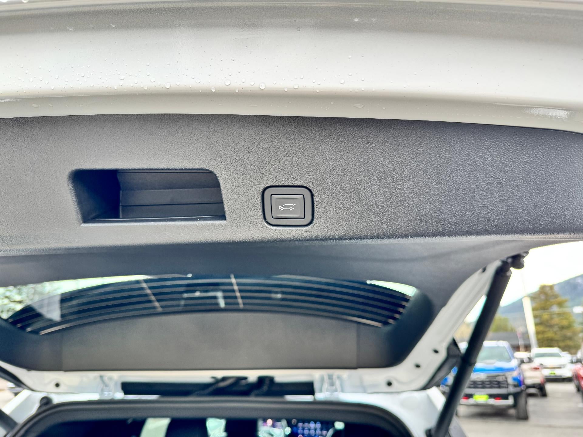 2026 Chevrolet Traverse LT / AWD / MIDNIGHT PCKG / SURROUND VISION / ADAPTIVE CRUISE