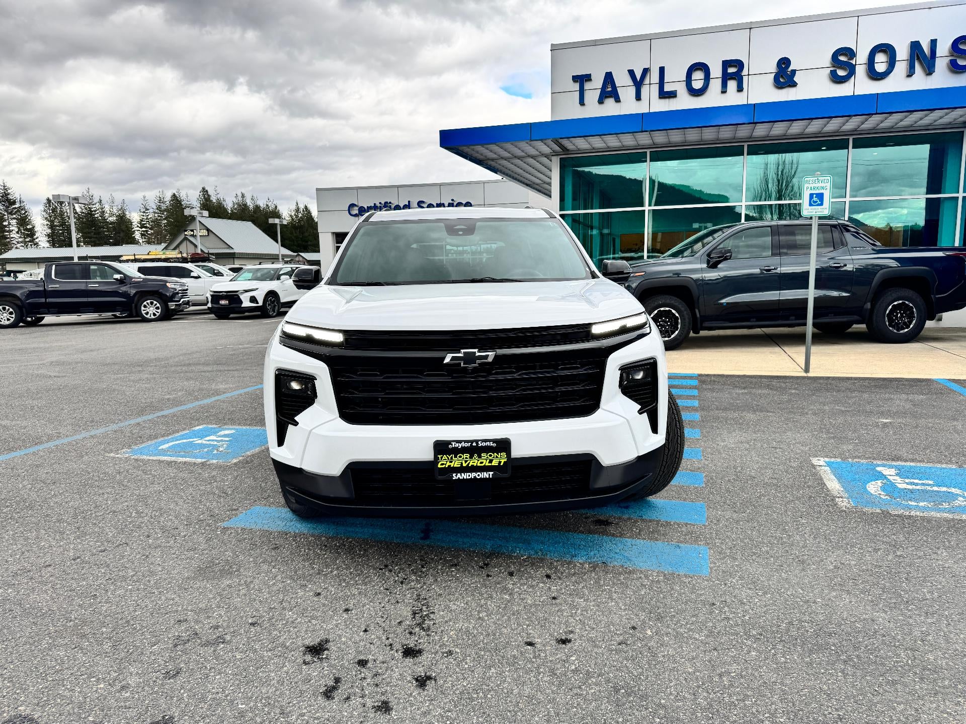 2026 Chevrolet Traverse LT / AWD / MIDNIGHT PCKG / SURROUND VISION / ADAPTIVE CRUISE