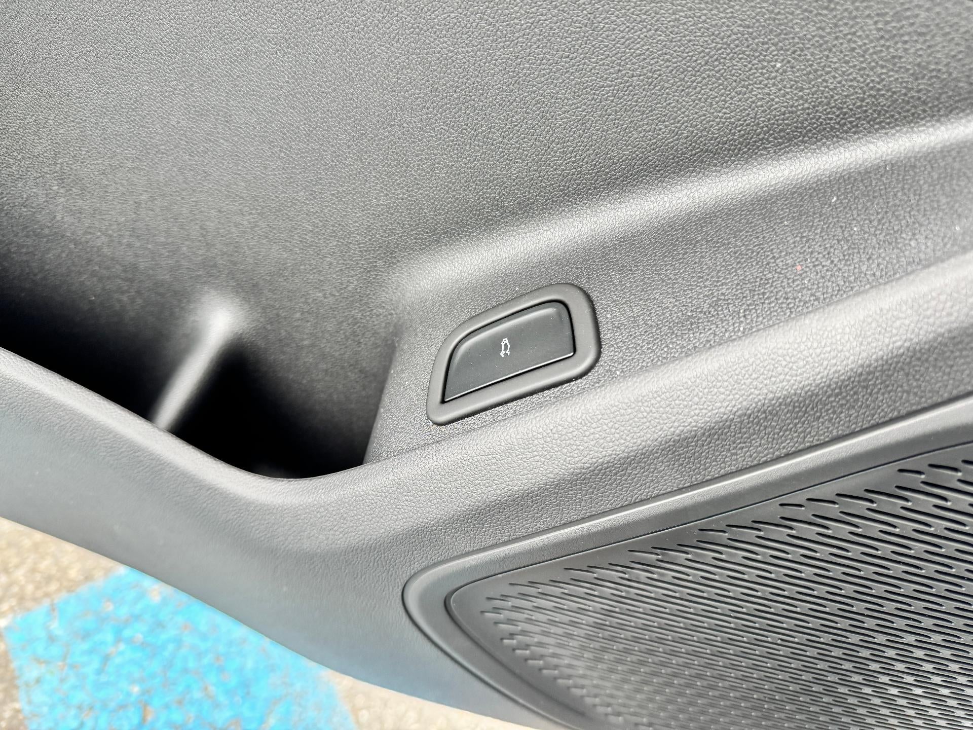 2026 Chevrolet Traverse LT / AWD / MIDNIGHT PCKG / SURROUND VISION / ADAPTIVE CRUISE