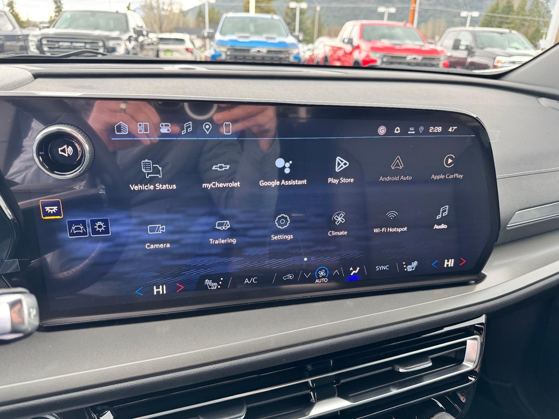 2026 Chevrolet Traverse LT / AWD / MIDNIGHT PCKG / SURROUND VISION / ADAPTIVE CRUISE