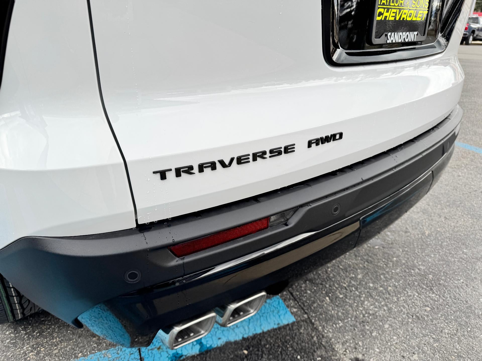 2026 Chevrolet Traverse LT / AWD / MIDNIGHT PCKG / SURROUND VISION / ADAPTIVE CRUISE