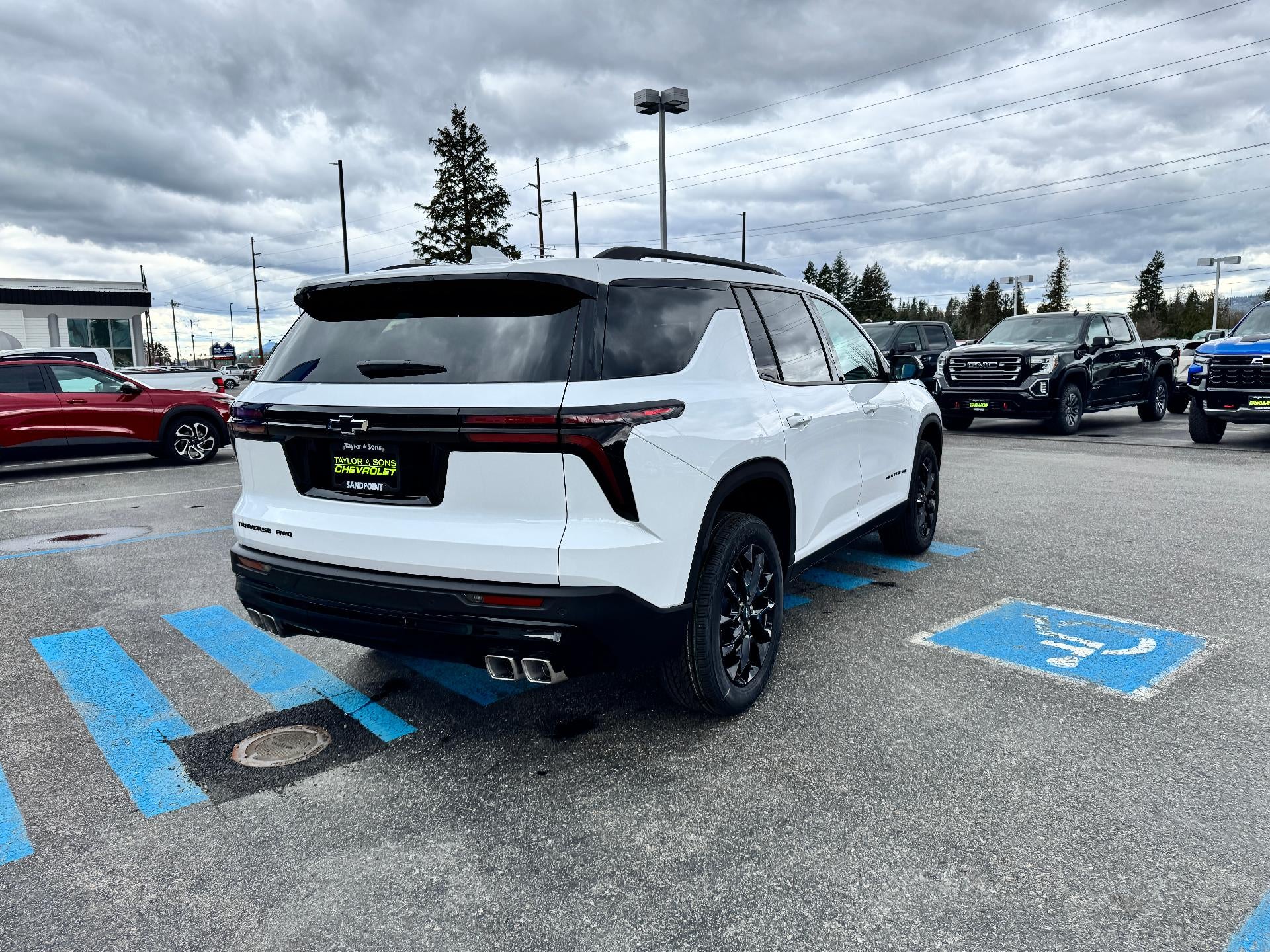 2026 Chevrolet Traverse LT / AWD / MIDNIGHT PCKG / SURROUND VISION / ADAPTIVE CRUISE