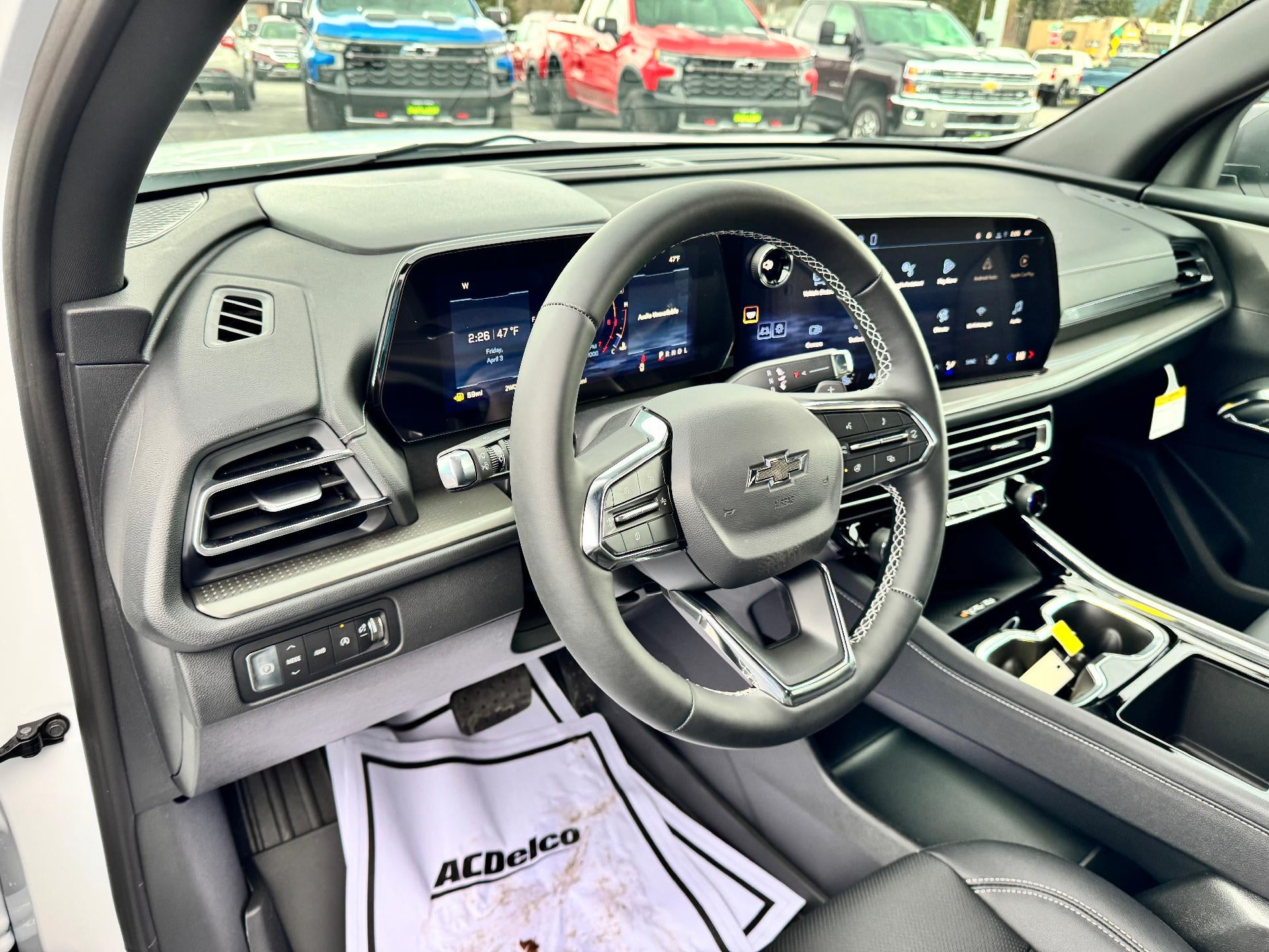 2026 Chevrolet Traverse LT / AWD / MIDNIGHT PCKG / SURROUND VISION / ADAPTIVE CRUISE