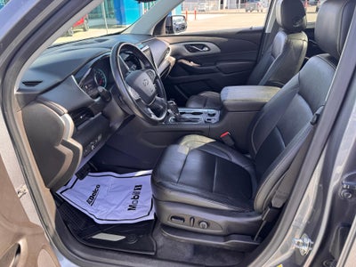 2020 Chevrolet Traverse RS / AWD / SUNROOF / NAVIGATION / MAX TOW PCKG / 1 OWNER