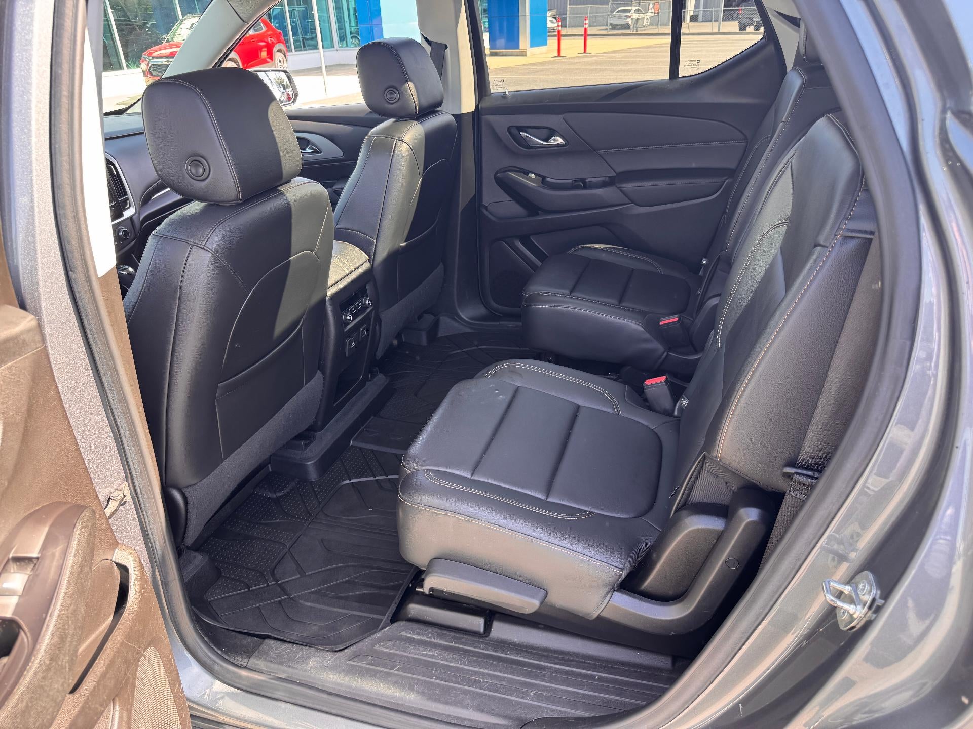 2020 Chevrolet Traverse RS / AWD / SUNROOF / NAVIGATION / MAX TOW PCKG / 1 OWNER