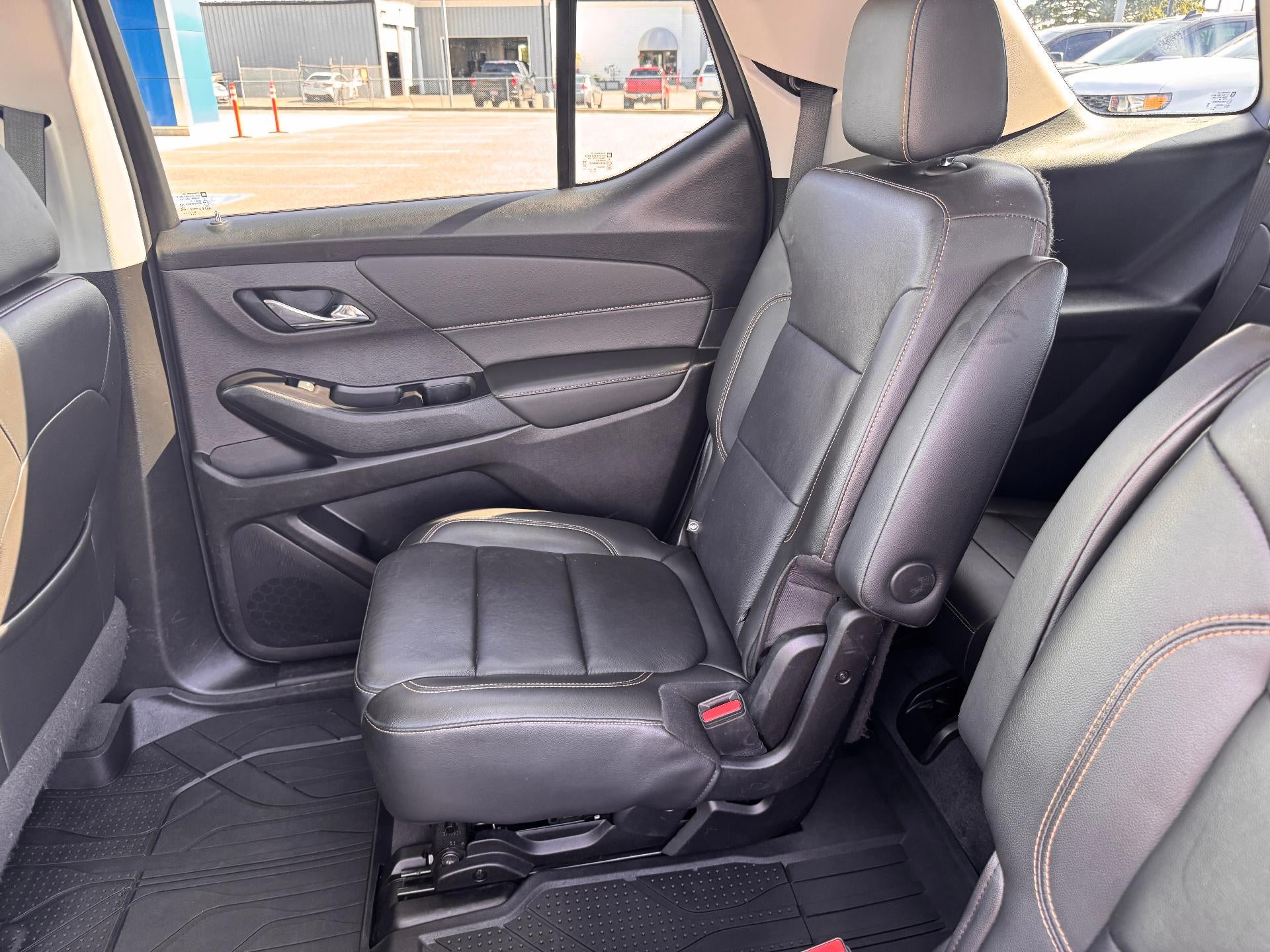 2020 Chevrolet Traverse RS / AWD / SUNROOF / NAVIGATION / MAX TOW PCKG / 1 OWNER