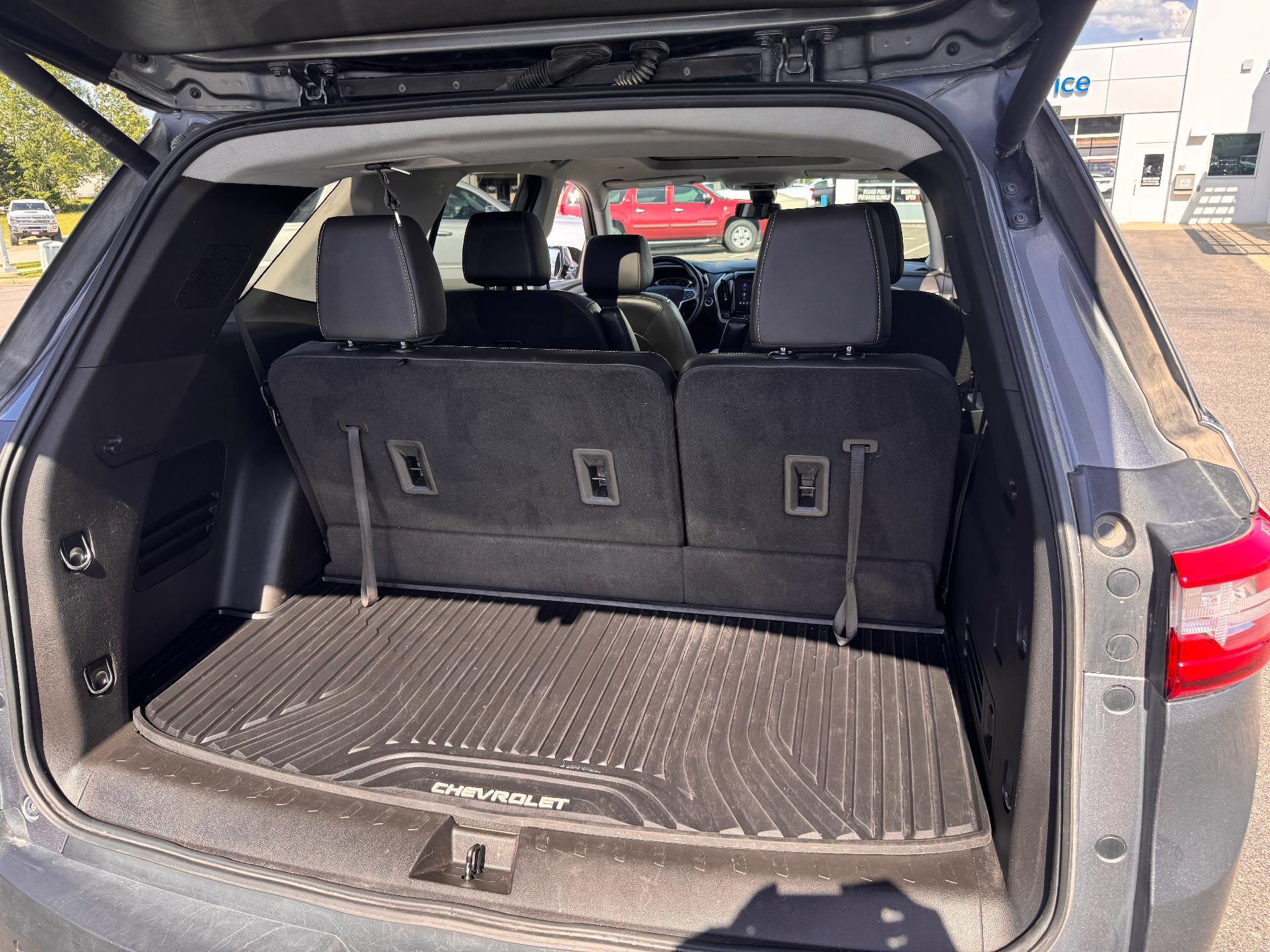 2020 Chevrolet Traverse RS / AWD / SUNROOF / NAVIGATION / MAX TOW PCKG / 1 OWNER