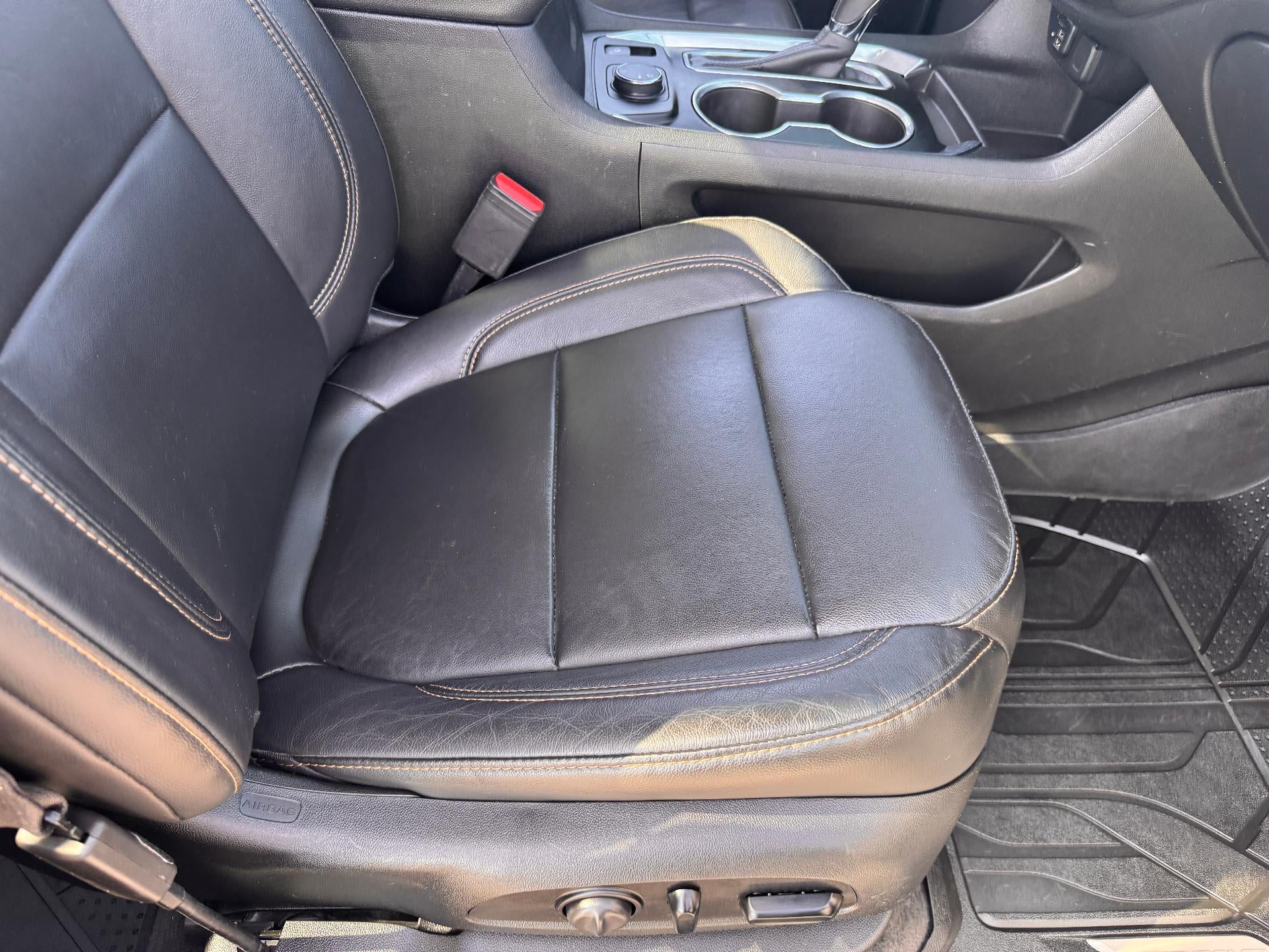 2020 Chevrolet Traverse RS / AWD / SUNROOF / NAVIGATION / MAX TOW PCKG / 1 OWNER