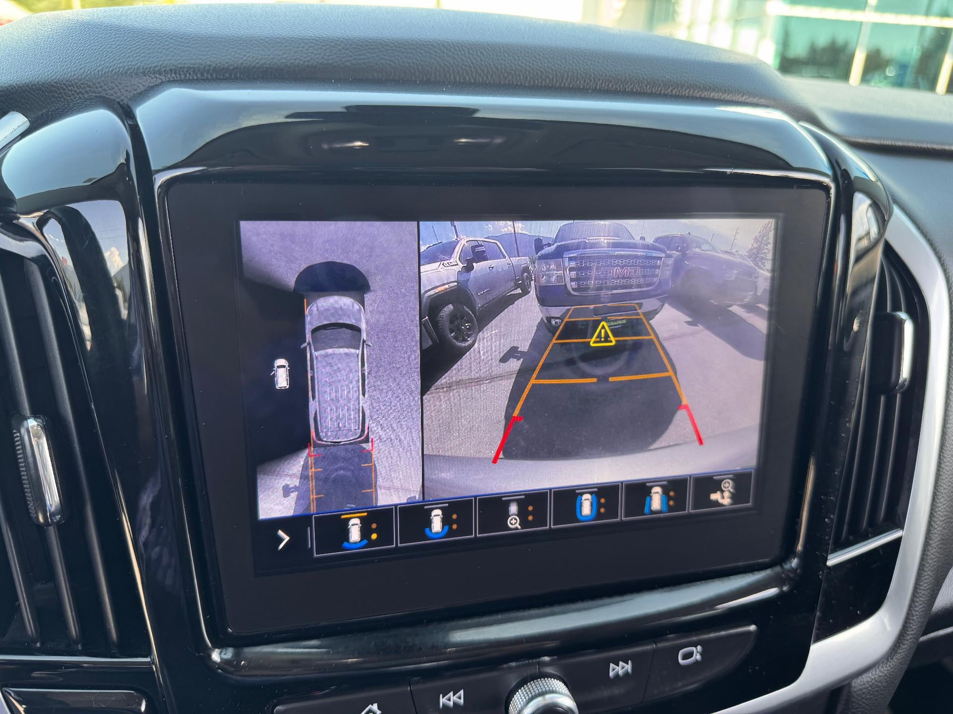 2020 Chevrolet Traverse RS / AWD / SUNROOF / NAVIGATION / MAX TOW PCKG / 1 OWNER