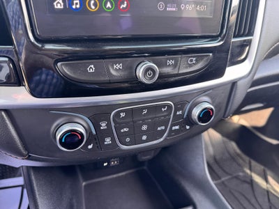 2020 Chevrolet Traverse RS / AWD / SUNROOF / NAVIGATION / MAX TOW PCKG / 1 OWNER