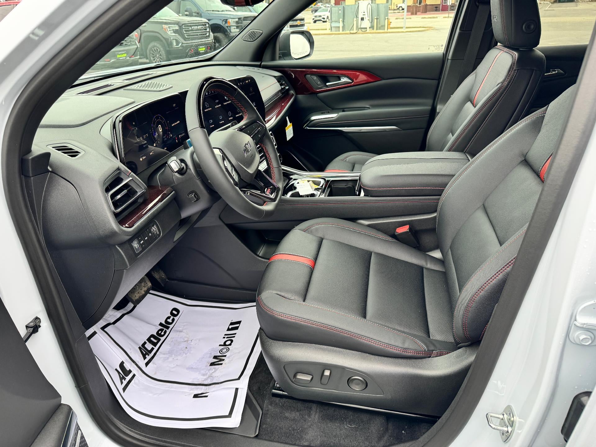 2026 Chevrolet Traverse RS / AWD / SUPER CRUISE / SURROUND VISION / PANO SUNROOF