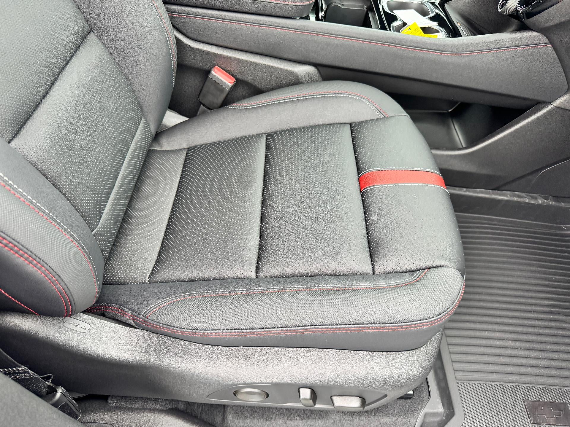 2026 Chevrolet Traverse RS / AWD / SUPER CRUISE / SURROUND VISION / PANO SUNROOF