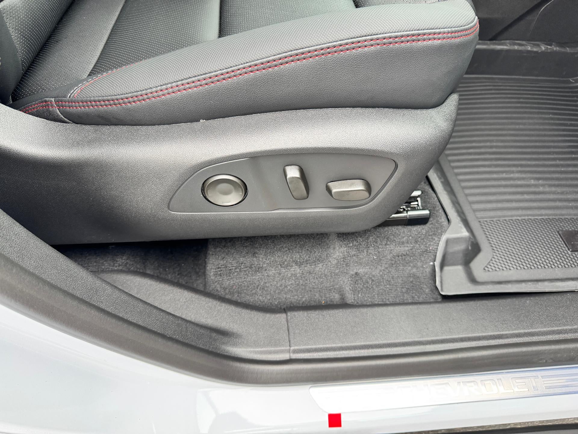 2026 Chevrolet Traverse RS / AWD / SUPER CRUISE / SURROUND VISION / PANO SUNROOF