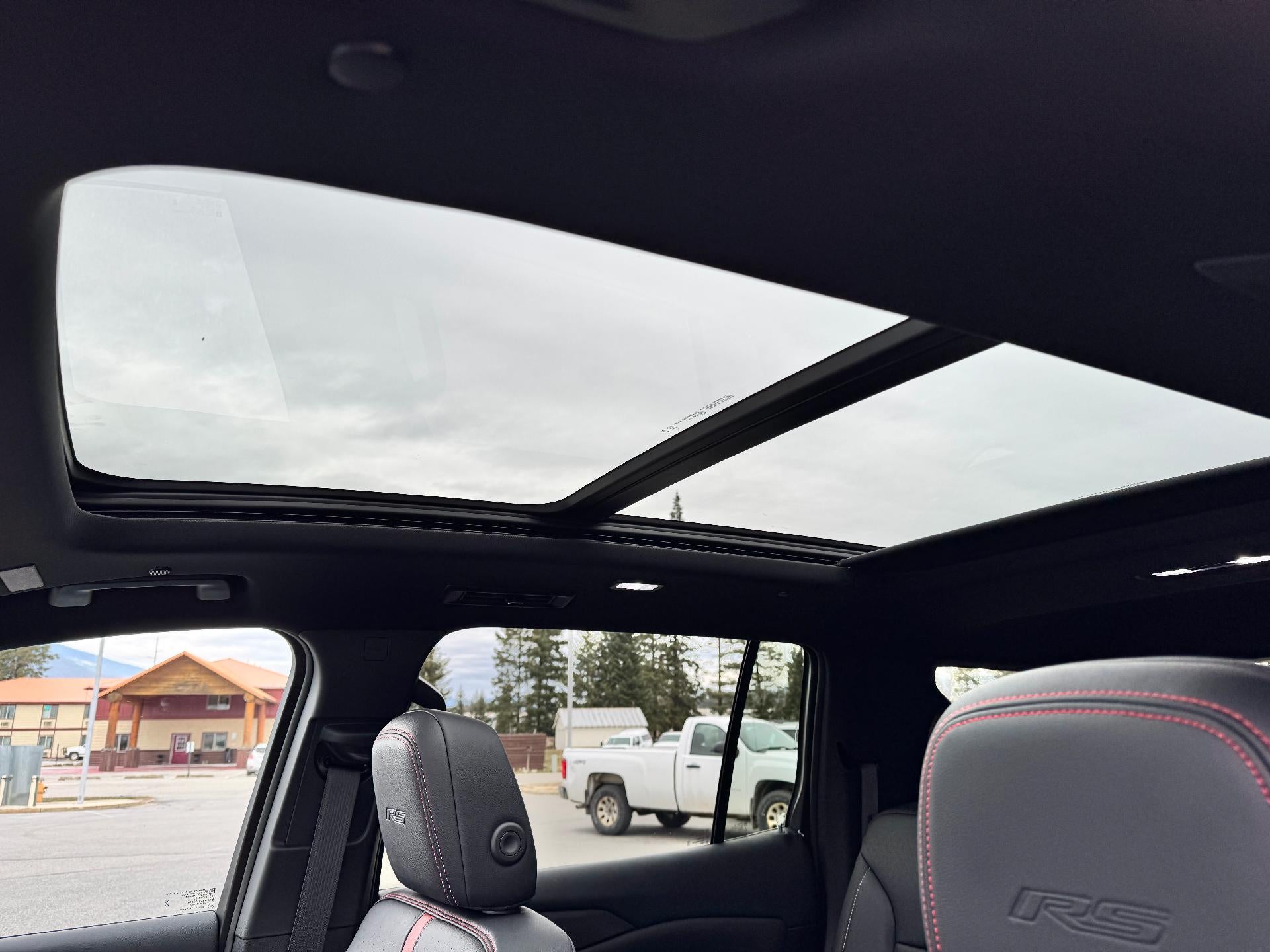 2026 Chevrolet Traverse RS / AWD / SUPER CRUISE / SURROUND VISION / PANO SUNROOF