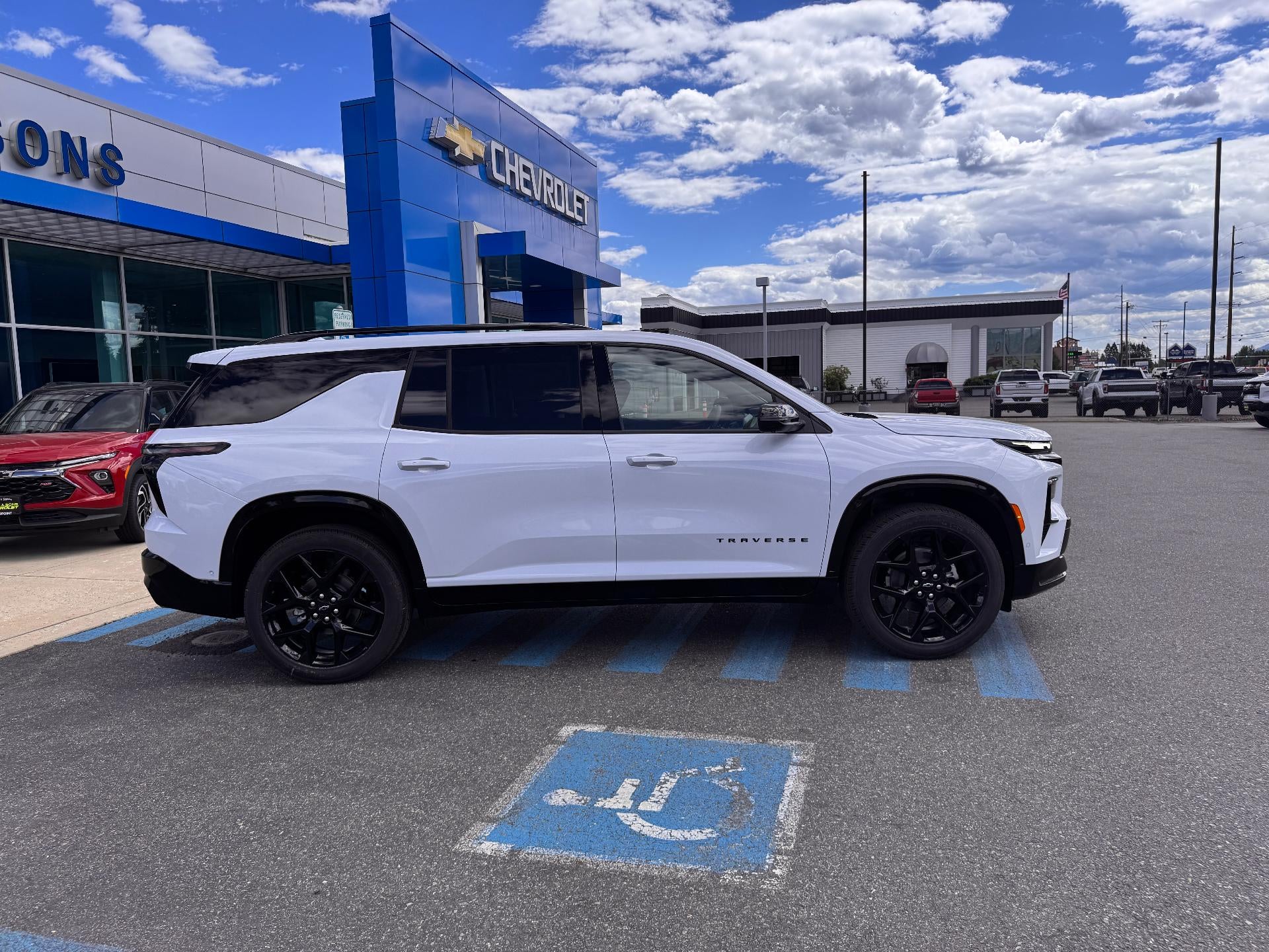 2026 Chevrolet Traverse RS / AWD / 2.5 TURBO / SUPER CRUISE / PANO SUNROOF