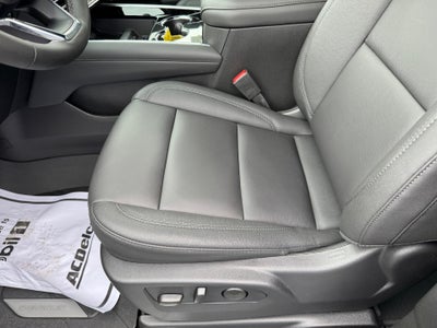 2026 Chevrolet Suburban LT / ADAPTIVE CRUISE / SURROUND VISION / MAX TOW / 2ND ROW BUCKETS