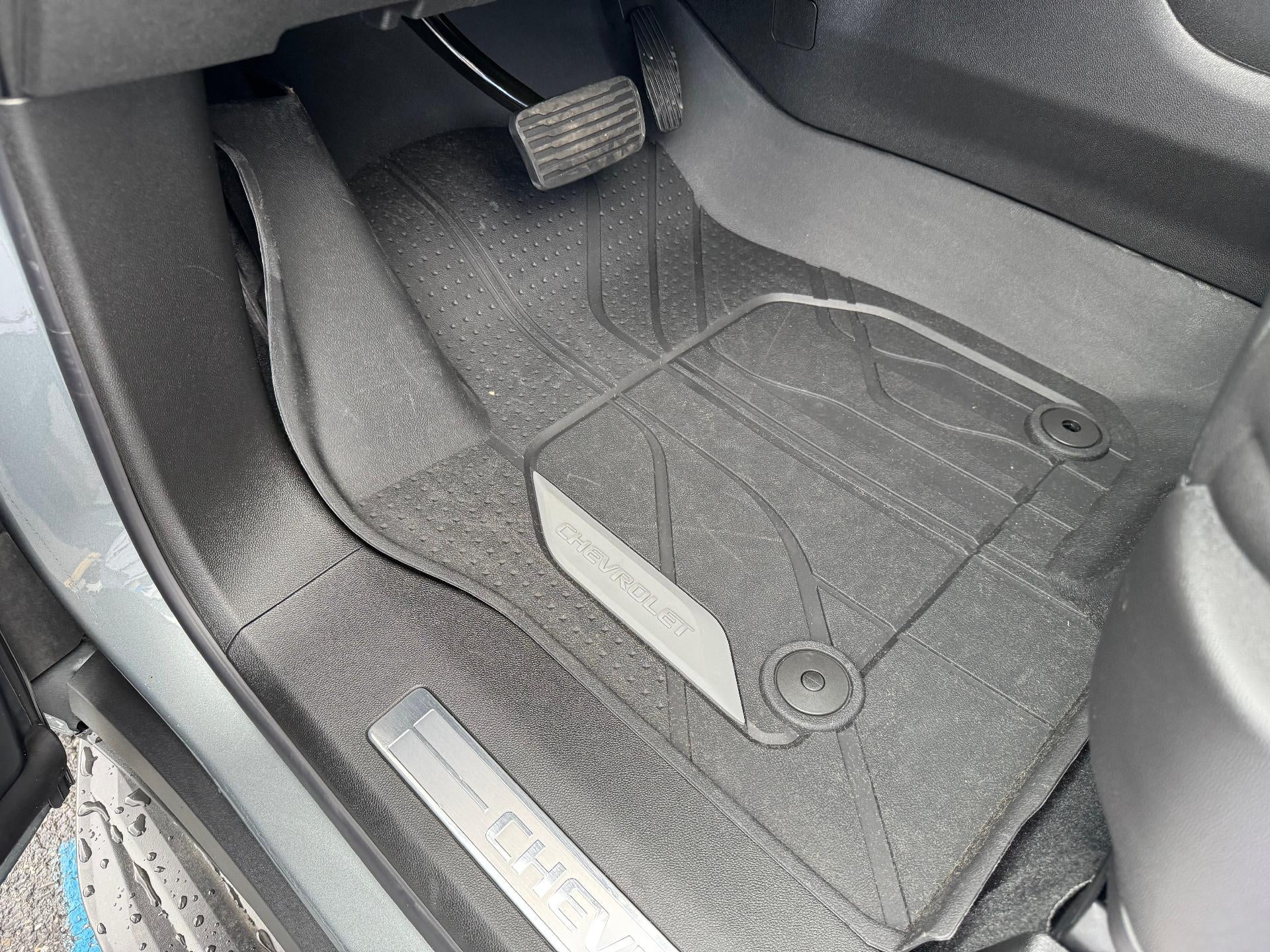 2026 Chevrolet Suburban LT / ADAPTIVE CRUISE / SURROUND VISION / MAX TOW / 2ND ROW BUCKETS