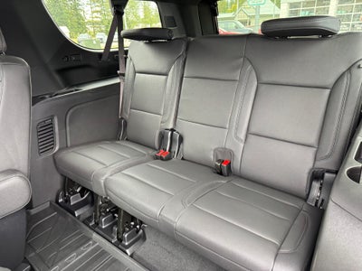 2026 Chevrolet Suburban LT / ADAPTIVE CRUISE / SURROUND VISION / MAX TOW / 2ND ROW BUCKETS