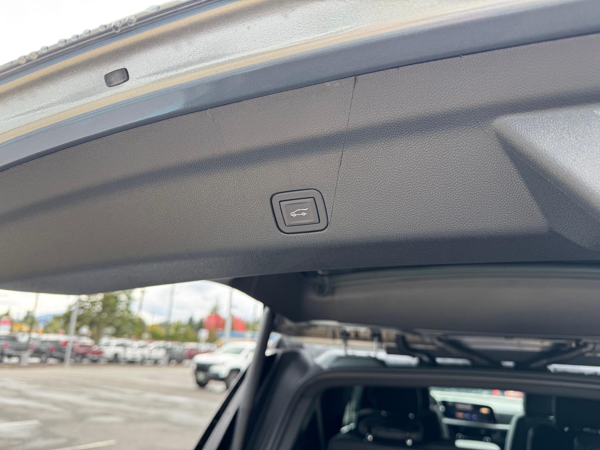 2026 Chevrolet Suburban LT / ADAPTIVE CRUISE / SURROUND VISION / MAX TOW / 2ND ROW BUCKETS