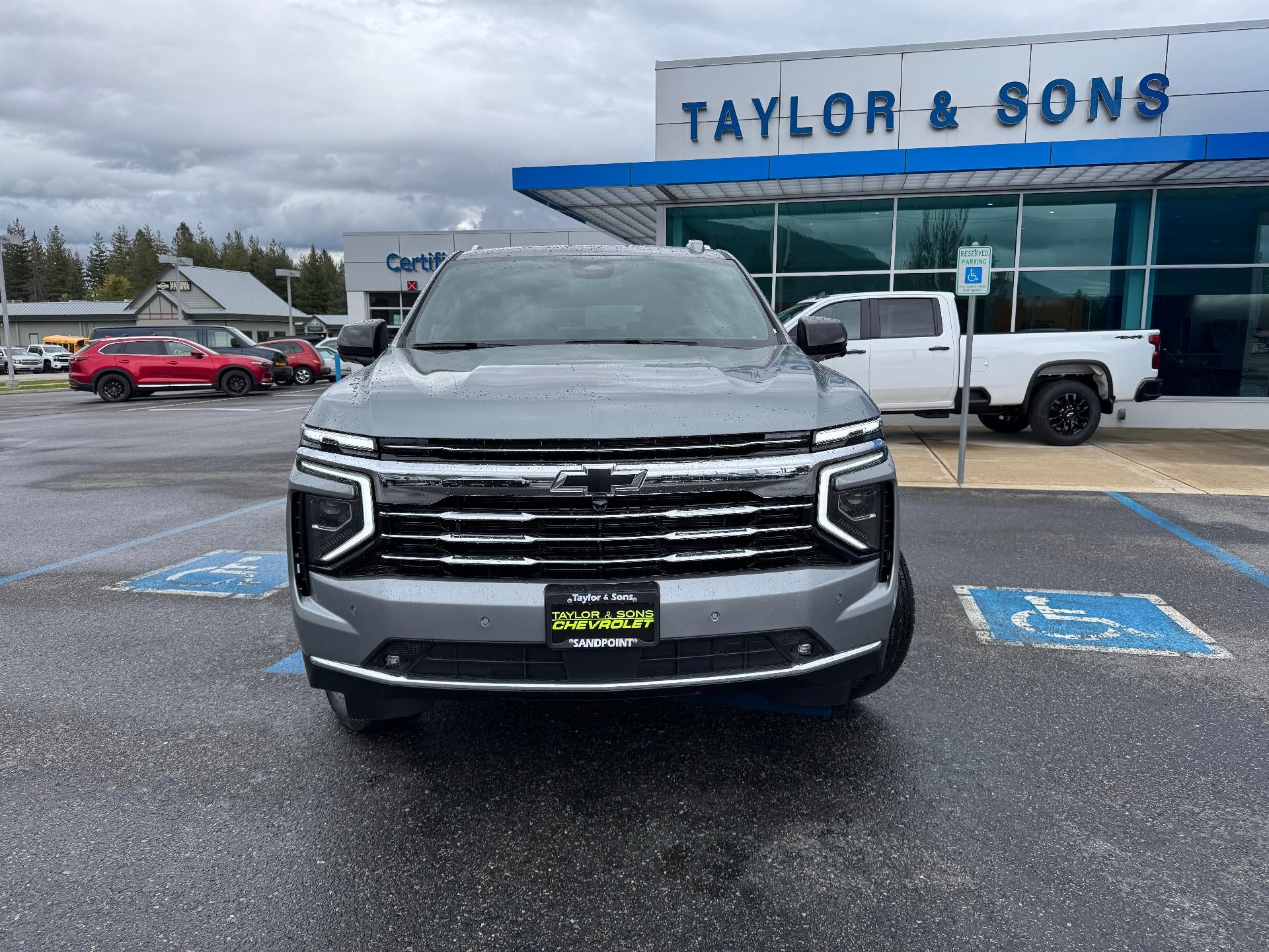 2026 Chevrolet Suburban LT / ADAPTIVE CRUISE / SURROUND VISION / MAX TOW / 2ND ROW BUCKETS