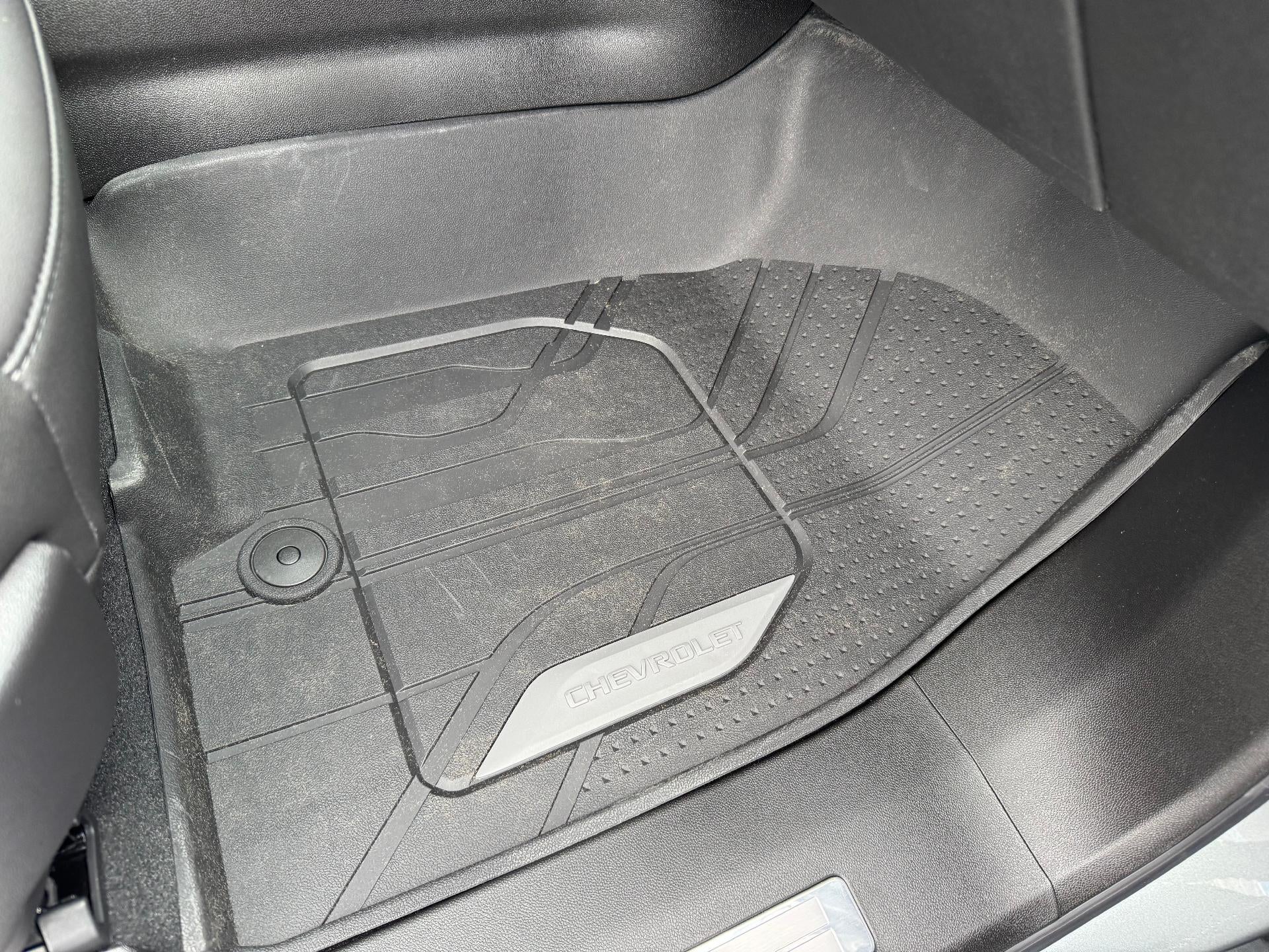 2026 Chevrolet Suburban LT / ADAPTIVE CRUISE / SURROUND VISION / MAX TOW / 2ND ROW BUCKETS