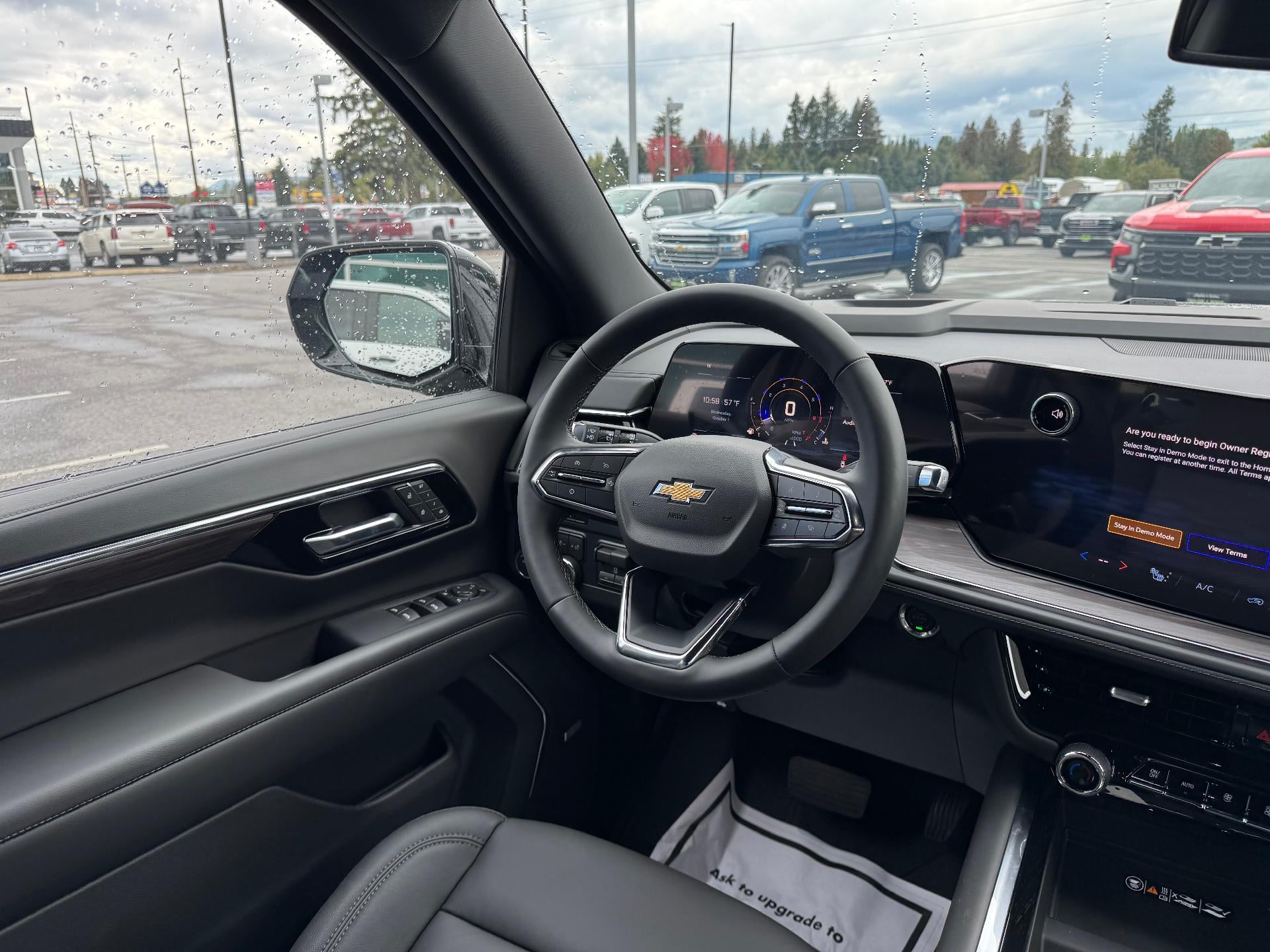 2026 Chevrolet Suburban LT / ADAPTIVE CRUISE / SURROUND VISION / MAX TOW / 2ND ROW BUCKETS