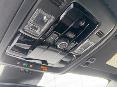 2026 Chevrolet Suburban LT / ADAPTIVE CRUISE / SURROUND VISION / MAX TOW / 2ND ROW BUCKETS